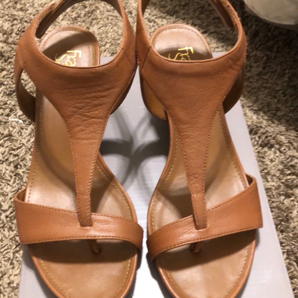 Heels - Picture 2 of 3